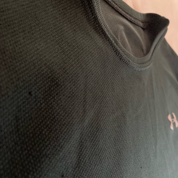 🎉5/$20 Boy’s UA Tee - Picture 4 of 16